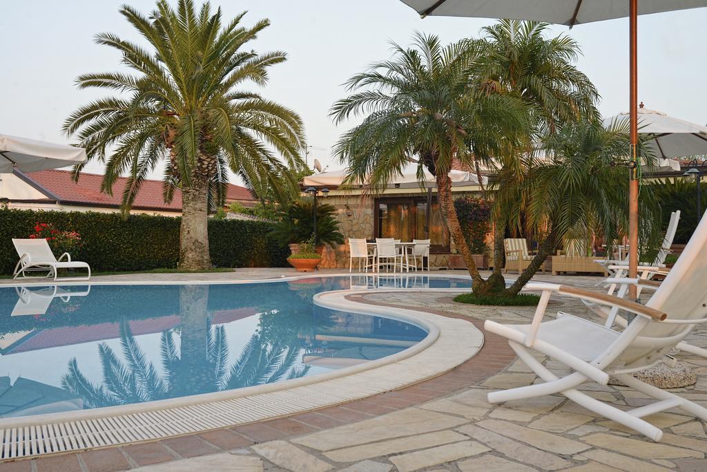 Complesso Turistico Ricettivo L'Oasi Del Golfo Di Salerno Apartment Батипалия Екстериор снимка