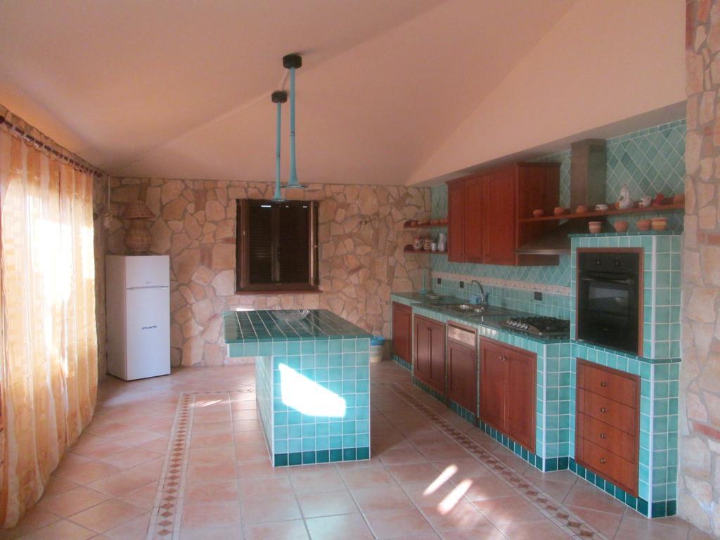 Complesso Turistico Ricettivo L'Oasi Del Golfo Di Salerno Apartment Батипалия Стая снимка