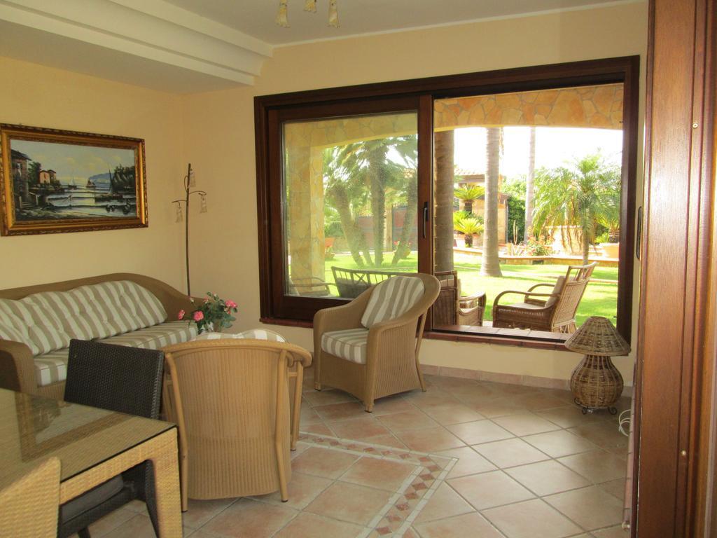 Complesso Turistico Ricettivo L'Oasi Del Golfo Di Salerno Apartment Батипалия Стая снимка