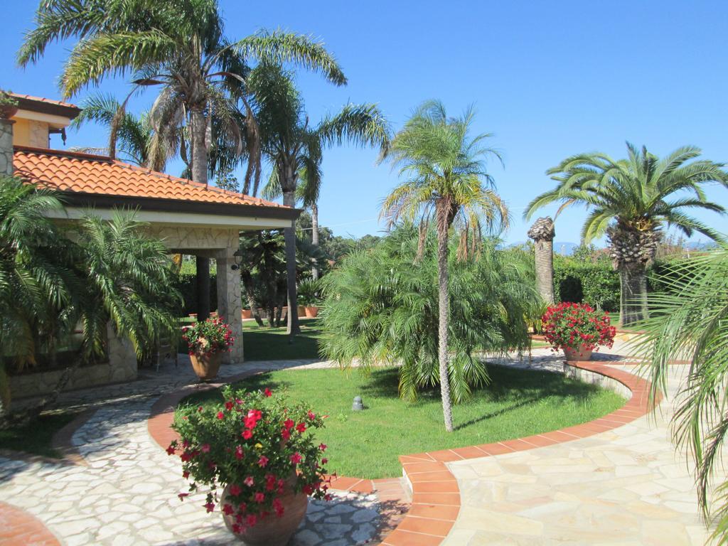 Complesso Turistico Ricettivo L'Oasi Del Golfo Di Salerno Apartment Батипалия Екстериор снимка