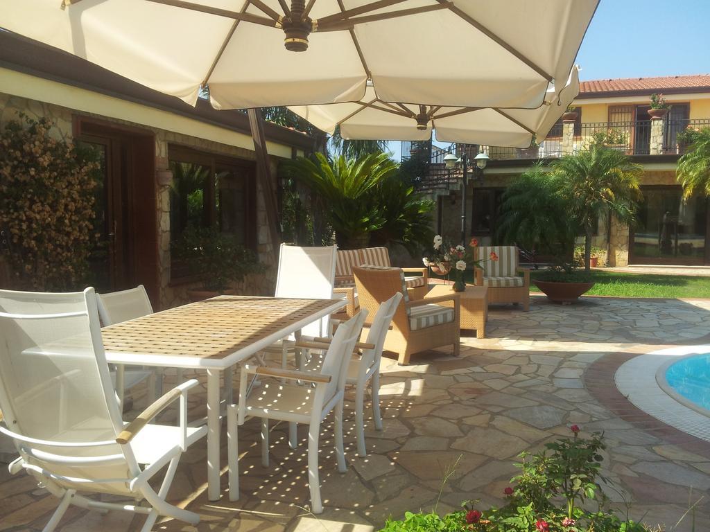 Complesso Turistico Ricettivo L'Oasi Del Golfo Di Salerno Apartment Батипалия Екстериор снимка