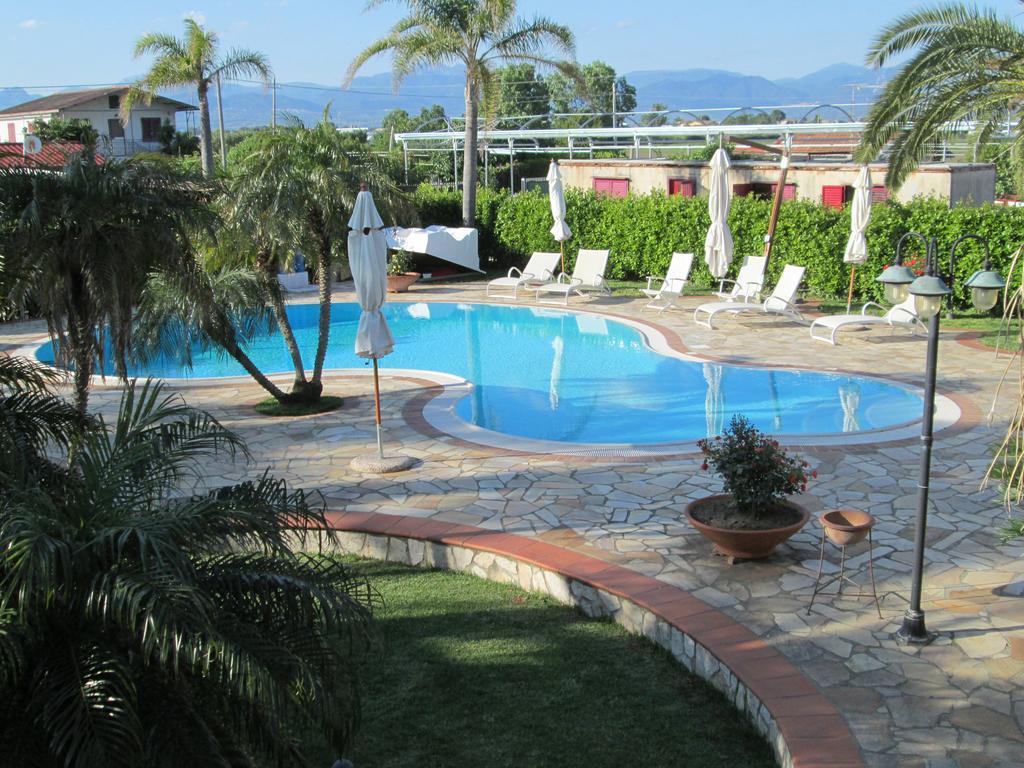 Complesso Turistico Ricettivo L'Oasi Del Golfo Di Salerno Apartment Батипалия Екстериор снимка
