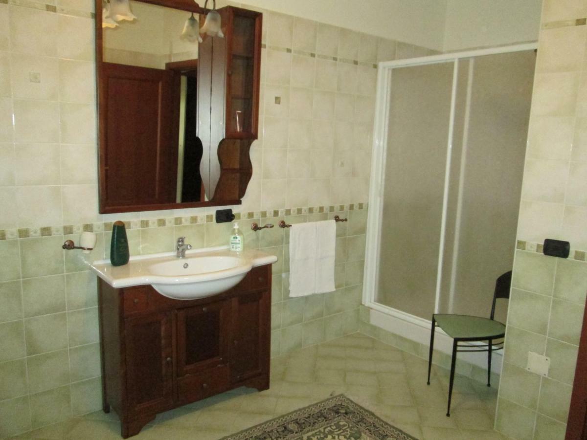 Complesso Turistico Ricettivo L'Oasi Del Golfo Di Salerno Apartment Батипалия Стая снимка