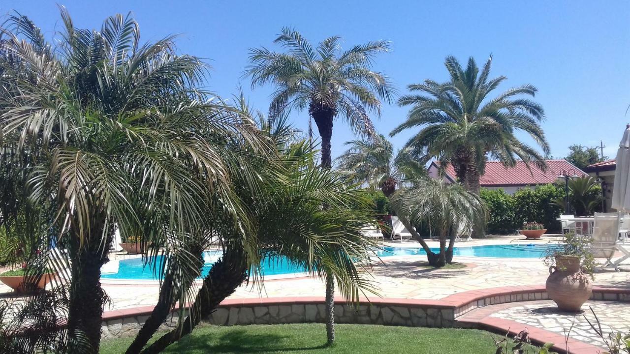 Complesso Turistico Ricettivo L'Oasi Del Golfo Di Salerno Apartment Батипалия Екстериор снимка