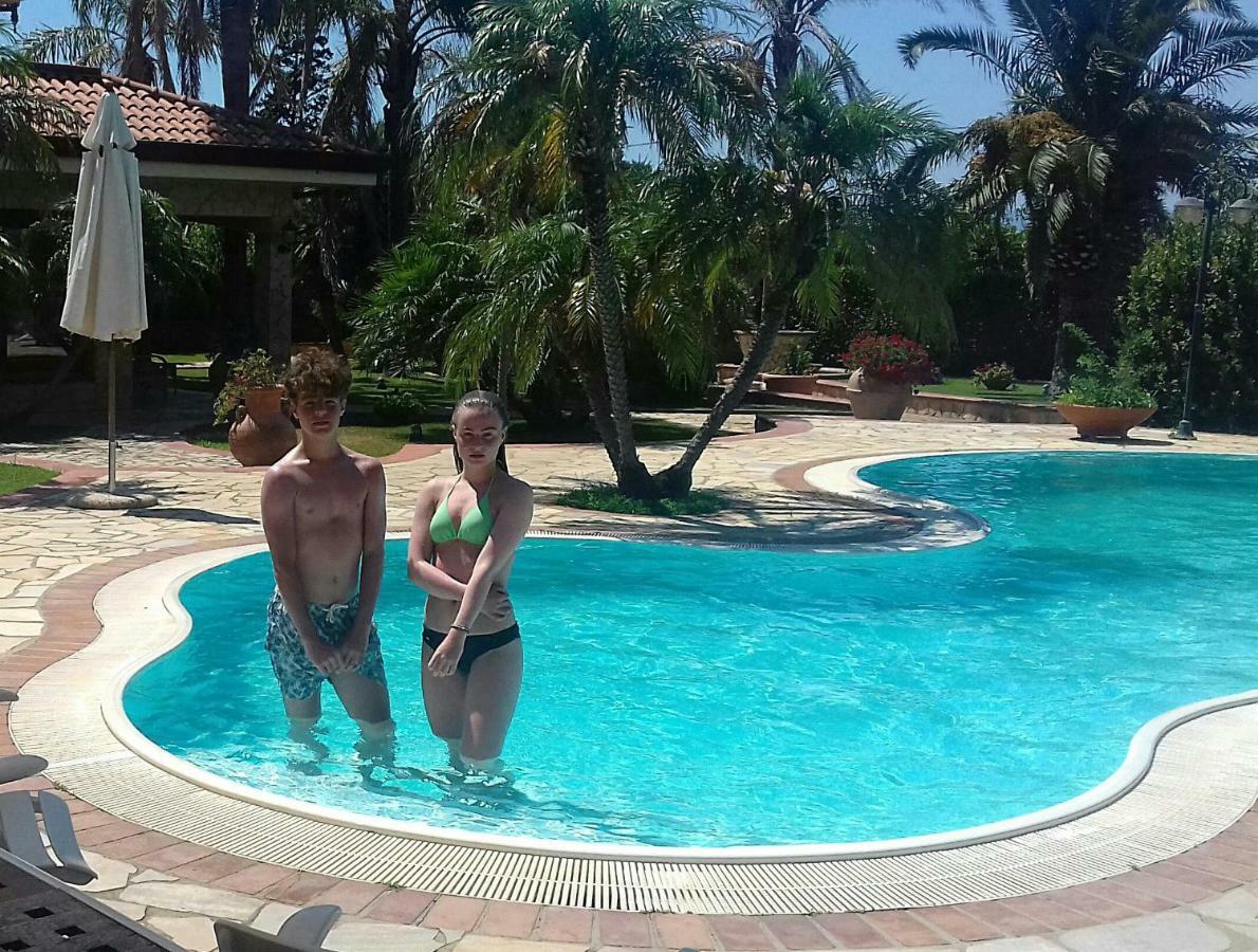 Complesso Turistico Ricettivo L'Oasi Del Golfo Di Salerno Apartment Батипалия Екстериор снимка