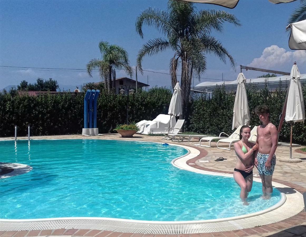 Complesso Turistico Ricettivo L'Oasi Del Golfo Di Salerno Apartment Батипалия Екстериор снимка