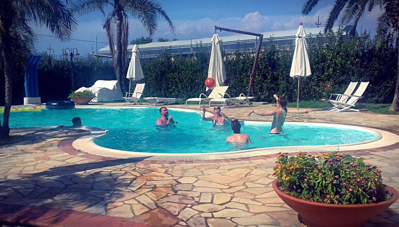 Complesso Turistico Ricettivo L'Oasi Del Golfo Di Salerno Apartment Батипалия Екстериор снимка